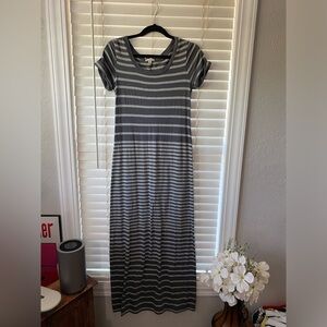 Accepting Offers- Gap Maxi Dress